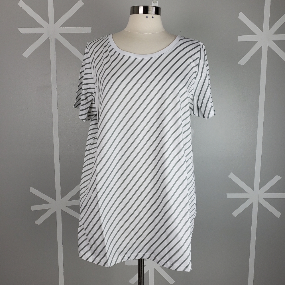 NWOT Plus Size White and Grey Top
